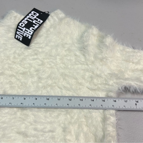 Future Collective Women’s Cozy Cream Fuzzy Sweater Size XXS - Picture 8 of 8